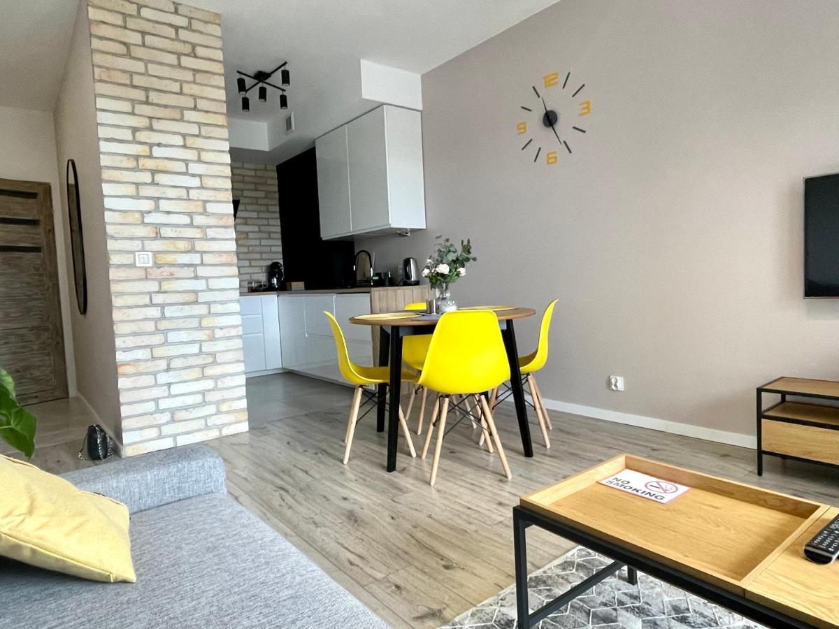 Apartments Sleep & Go Modlin Airport Nowy Dwór Mazowiecki エクステリア 写真